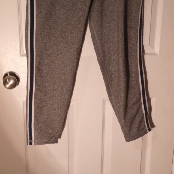 Highwaisted Workout leggings - Picture 2 of 3